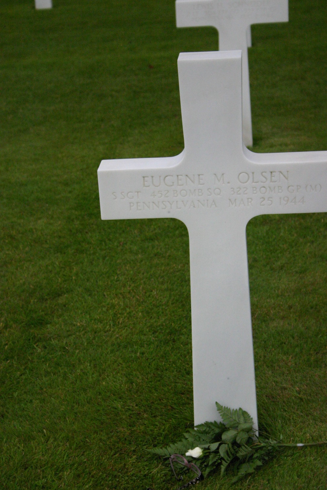 olsen eugene m tombe