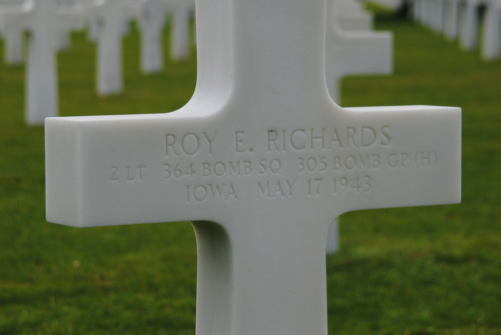 richards roy e tombe