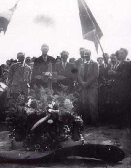warner harry f inhumation2