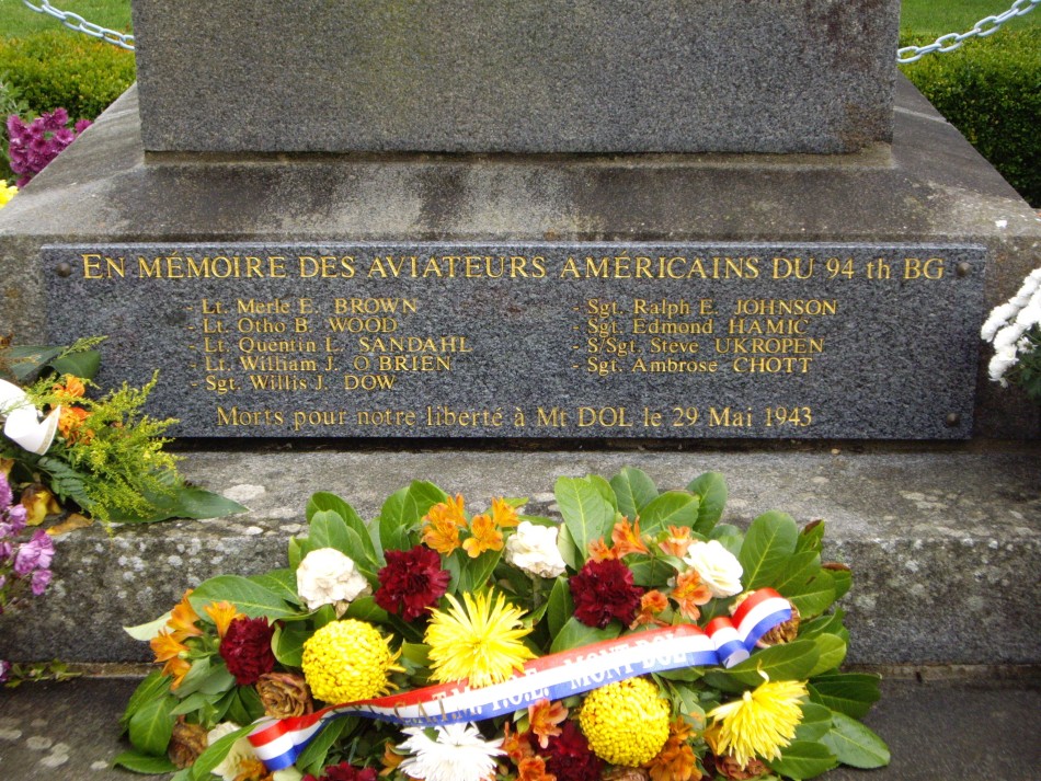 42 29692 stèle
