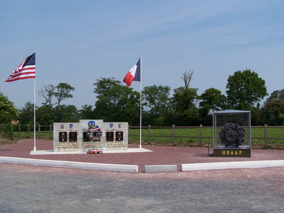 43 30734 stele picauville