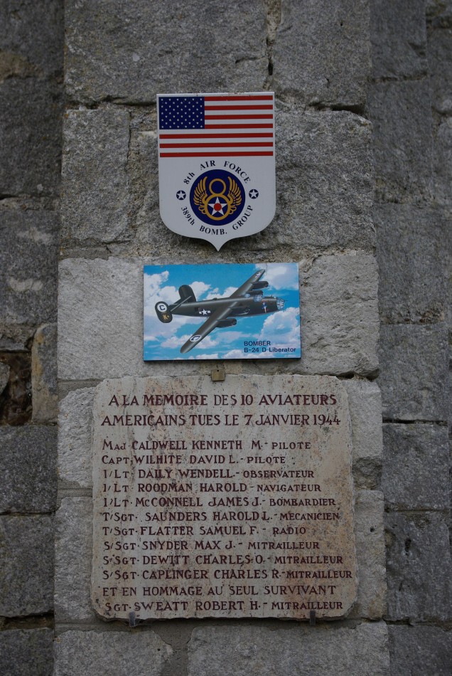 b24 trouble stele 1