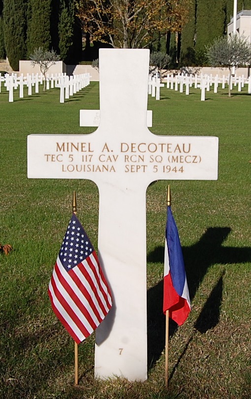 Minel_Decoteau_grave.JPG