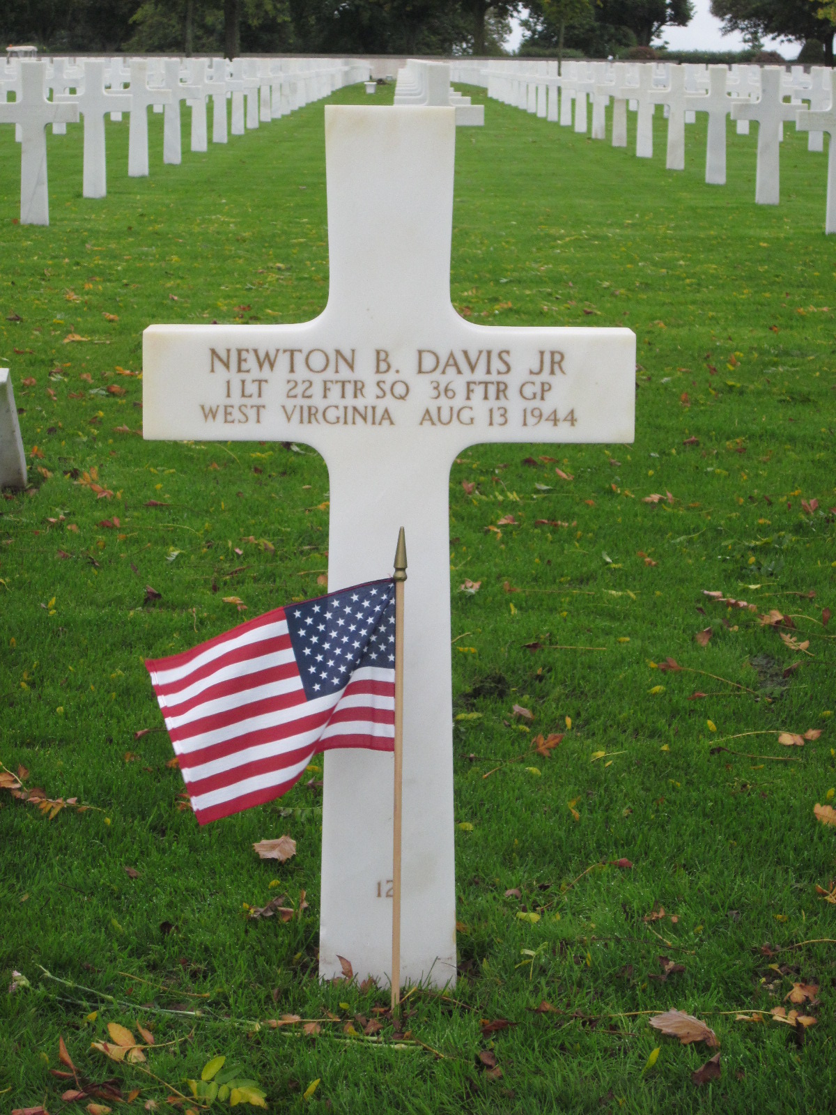 DAVIS_Newton_B_tombe