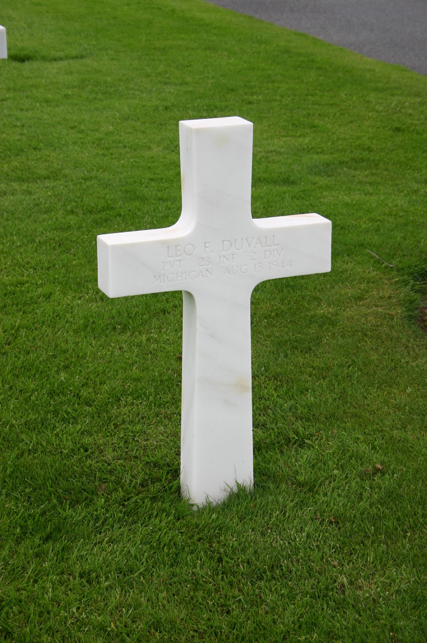 duvall leo f tombe